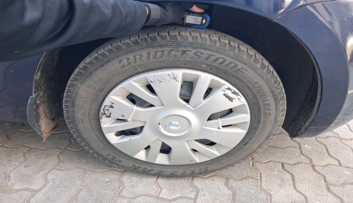 2022 Maruti Swift VXI, Petrol, Manual, 61,444 km, tyre