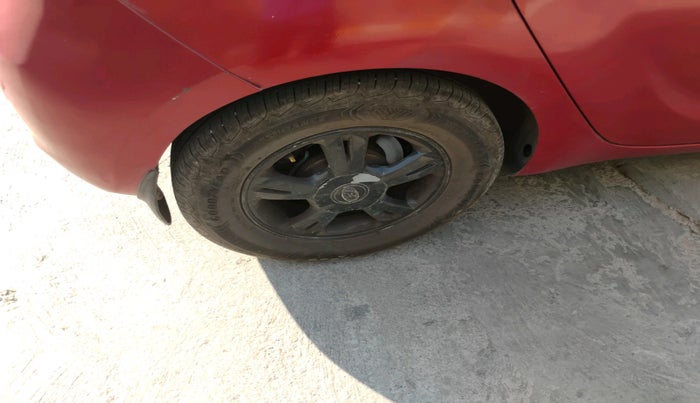 2011 Hyundai i20 ASTA 1.4 CRDI, Diesel, Manual, 2,33,413 km, tyre