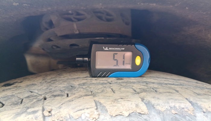 2013 Volvo XC 60 D4 KINETIC, Diesel, Automatic, 1,18,547 km, tyre