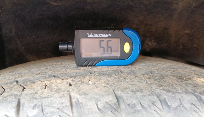 2013 Volvo XC 60 D4 KINETIC, Diesel, Automatic, 1,18,547 km, tyre