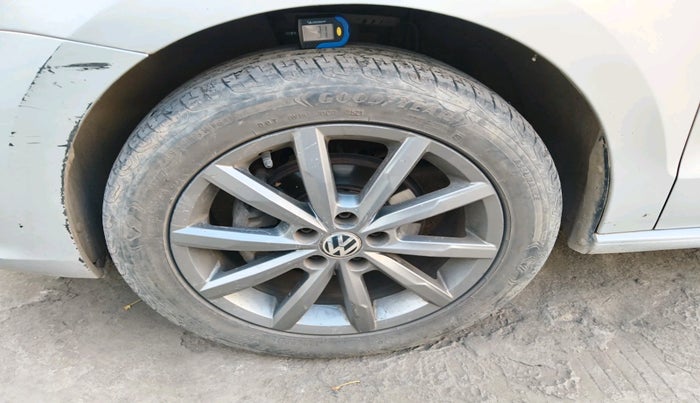 2018 Volkswagen Vento HIGHLINE PLUS 1.5 AT 16 ALLOY, Diesel, Automatic, 75,491 km, tyre