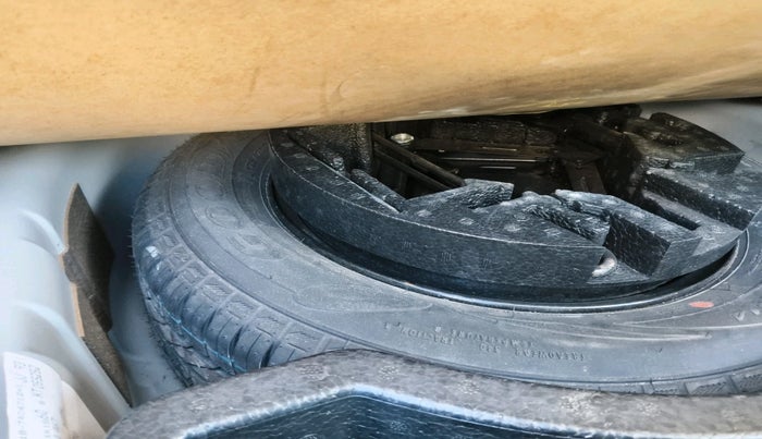 2018 Volkswagen Vento HIGHLINE PLUS 1.5 AT 16 ALLOY, Diesel, Automatic, 75,491 km, tyre