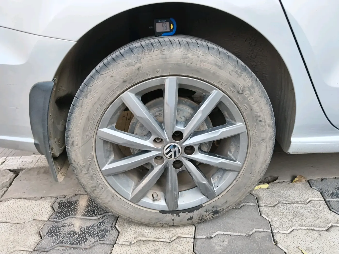 2018 Volkswagen Vento HIGHLINE PLUS 1.5 AT 16 ALLOY, Diesel, Automatic, 75,491 km, tyre