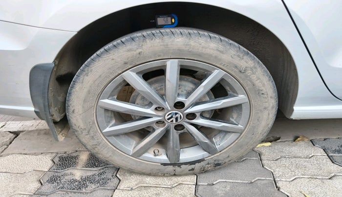 2018 Volkswagen Vento HIGHLINE PLUS 1.5 AT 16 ALLOY, Diesel, Automatic, 75,491 km, tyre