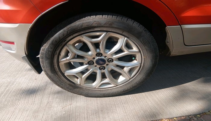 2013 Ford Ecosport TITANIUM 1.5L DIESEL, Diesel, Manual, 1,25,006 km, tyre