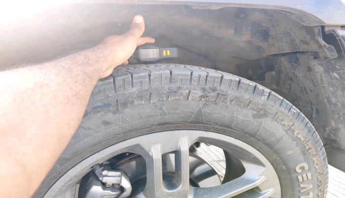 2025 Mahindra Thar LX D HT 2WD MT, Diesel, Manual, 4,864 km, tyre