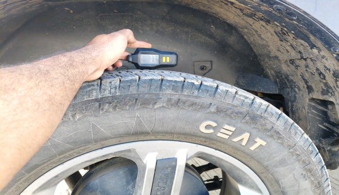 2025 Mahindra Thar LX D HT 2WD MT, Diesel, Manual, 4,864 km, tyre