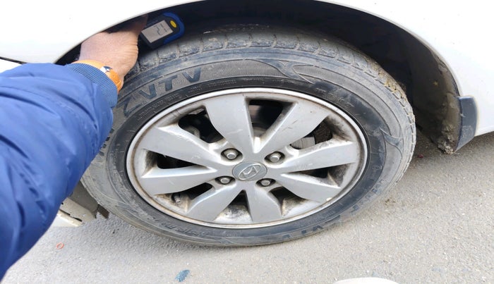 2014 Hyundai Xcent S (O) 1.2, Petrol, Manual, 1,18,368 km, tyre