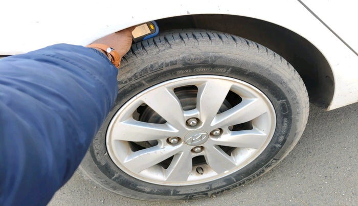 2014 Hyundai Xcent S (O) 1.2, Petrol, Manual, 1,18,368 km, tyre