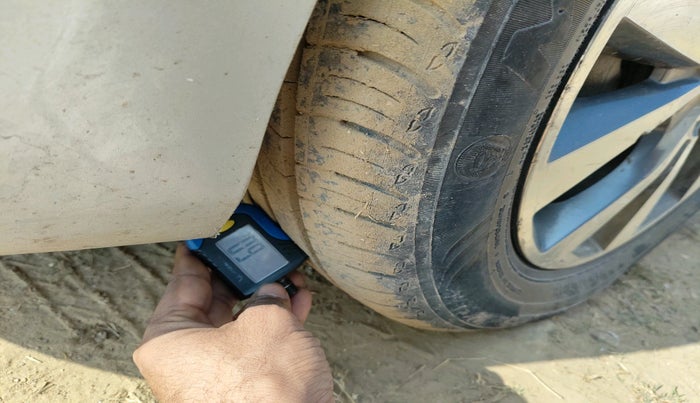 2013 Hyundai Verna FLUIDIC 1.6 VTVT SX, Petrol, Manual, 1,46,903 km, tyre