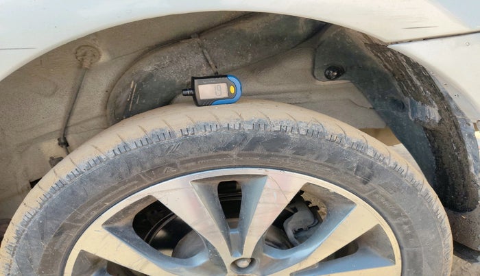 2013 Hyundai Verna FLUIDIC 1.6 VTVT SX, Petrol, Manual, 1,46,903 km, tyre