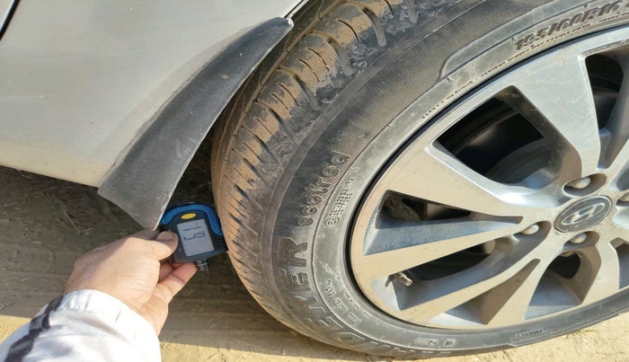 2013 Hyundai Verna FLUIDIC 1.6 VTVT SX, Petrol, Manual, 1,46,903 km, tyre