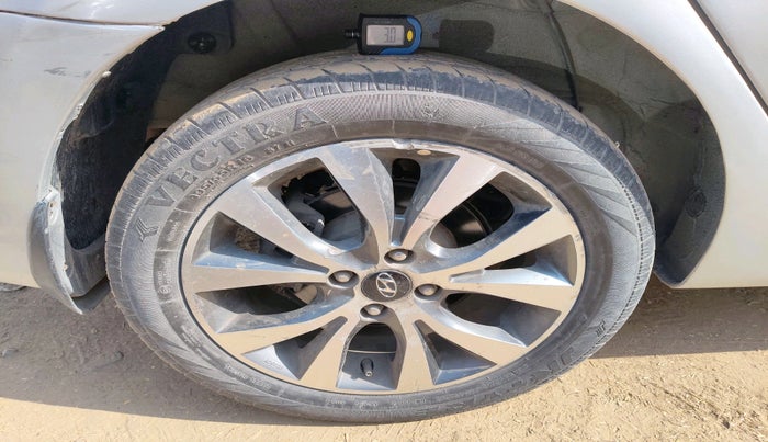 2013 Hyundai Verna FLUIDIC 1.6 VTVT SX, Petrol, Manual, 1,46,903 km, tyre