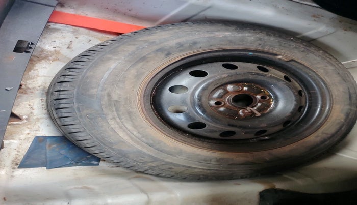 2011 Maruti Swift Dzire VXI, Petrol, Manual, 1,34,103 km, tyre