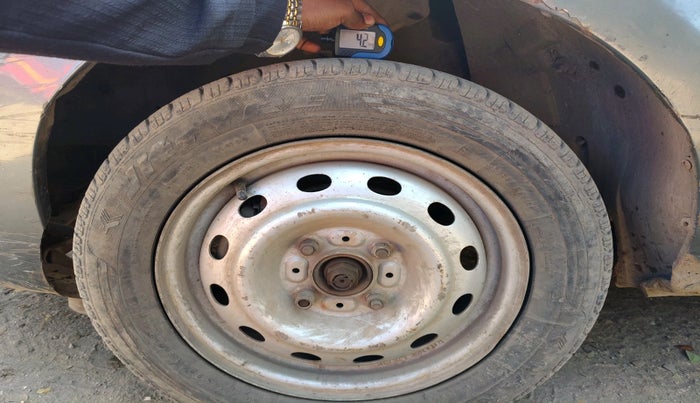 2013 Tata Indica Vista LX QUADRAJET, Diesel, Manual, 2,23,856 km, tyre