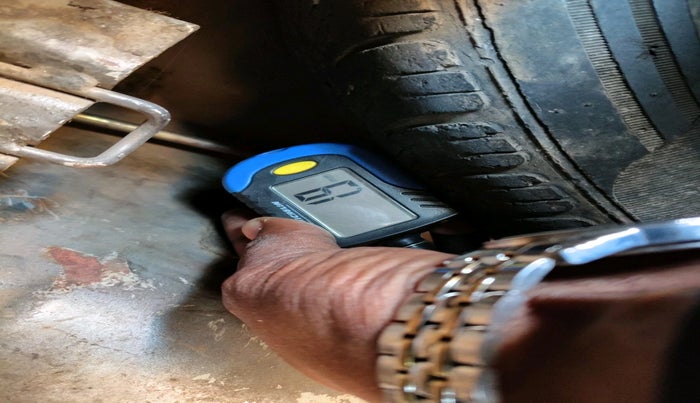 2013 Tata Indica Vista LX QUADRAJET, Diesel, Manual, 2,23,856 km, tyre