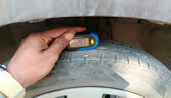 2015 Datsun Go T, Petrol, Manual, 61,533 km, tyre