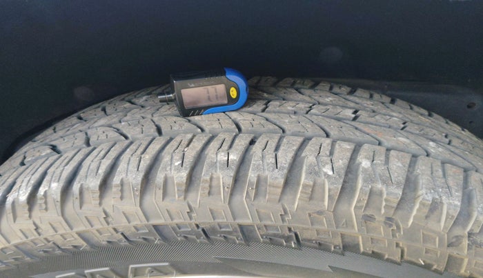 2016 Ford Endeavour TITANIUM 3.2 4X4 AT, Diesel, Automatic, 1,00,509 km, tyre