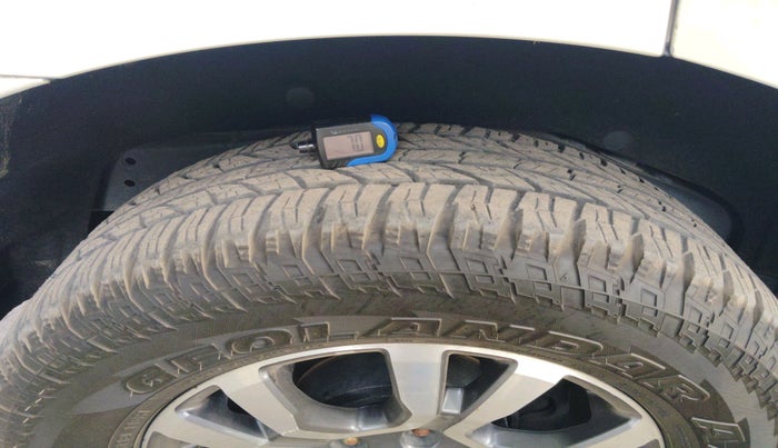 2016 Ford Endeavour TITANIUM 3.2 4X4 AT, Diesel, Automatic, 1,00,509 km, tyre