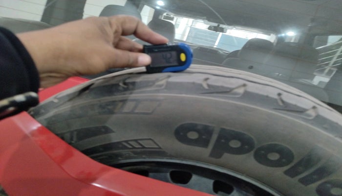 2019 Mahindra TUV300 T6 PLUS, Diesel, Manual, 96,722 km, tyre