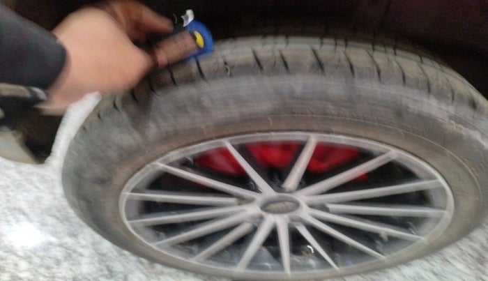 2019 Mahindra TUV300 T6 PLUS, Diesel, Manual, 96,722 km, tyre