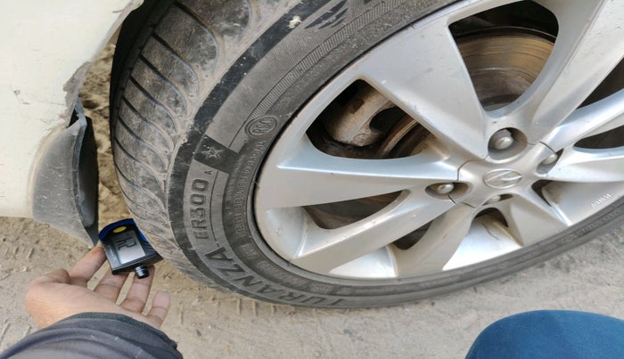 2011 Hyundai Verna FLUIDIC 1.6 VTVT SX OPT, Petrol, Manual, 1,42,597 km, tyre