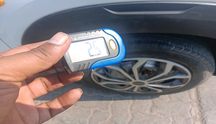 2021 Nissan MAGNITE XE, Petrol, Manual, 48,852 km, tyre