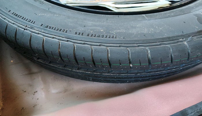 2020 KIA SONET HTK PLUS 1.2, Petrol, Manual, 92,824 km, tyre