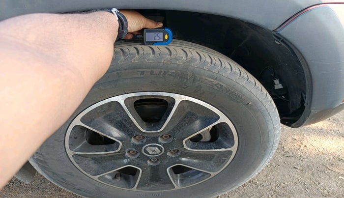 2016 Renault Duster 110 PS RXZ 4X2 AMT DIESEL, Diesel, Automatic, 1,35,839 km, tyre