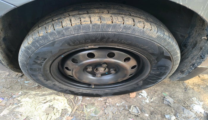 2014 Maruti Swift Dzire VDI, Diesel, Manual, 2,09,632 km, tyre