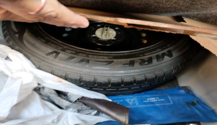 2015 Honda City 1.5L I-VTEC V MT, Petrol, Manual, 1,21,743 km, tyre