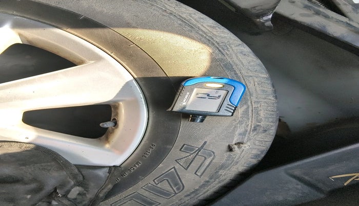 2012 Toyota Corolla Altis G DIESEL, Diesel, Manual, 2,16,647 km, tyre