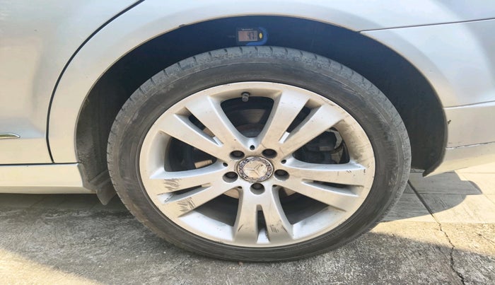 2010 Mercedes Benz C Class 200 CGI AVANTGARDE, Petrol, Automatic, 1,05,030 km, tyre