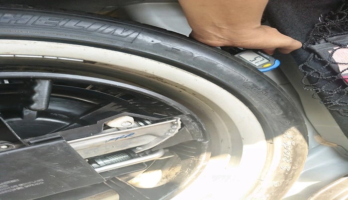 2010 Mercedes Benz C Class 200 CGI AVANTGARDE, Petrol, Automatic, 1,05,030 km, tyre