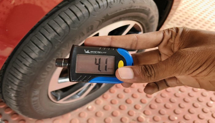 2023 Volkswagen VIRTUS TOPLINE TSI 1.0 MT, Petrol, Manual, 16,836 km, tyre