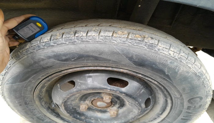 2016 Renault Kwid RXT 0.8, Petrol, Manual, 48,638 km, tyre