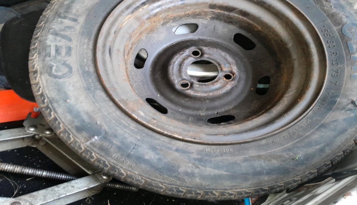 2016 Renault Kwid RXT 0.8, Petrol, Manual, 48,638 km, tyre