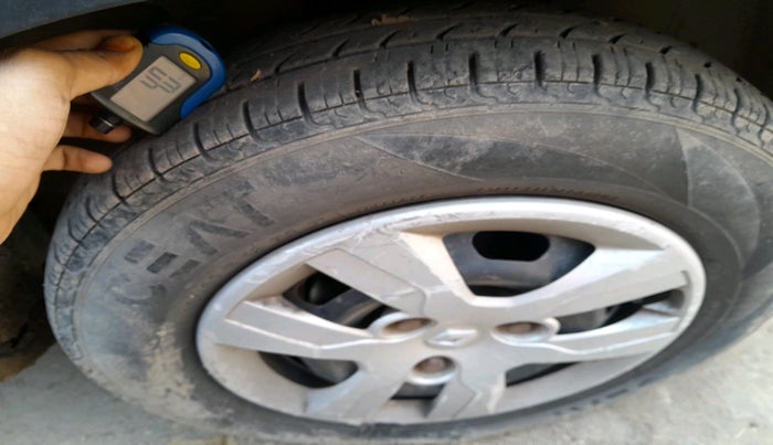 2016 Renault Kwid RXT 0.8, Petrol, Manual, 48,638 km, tyre