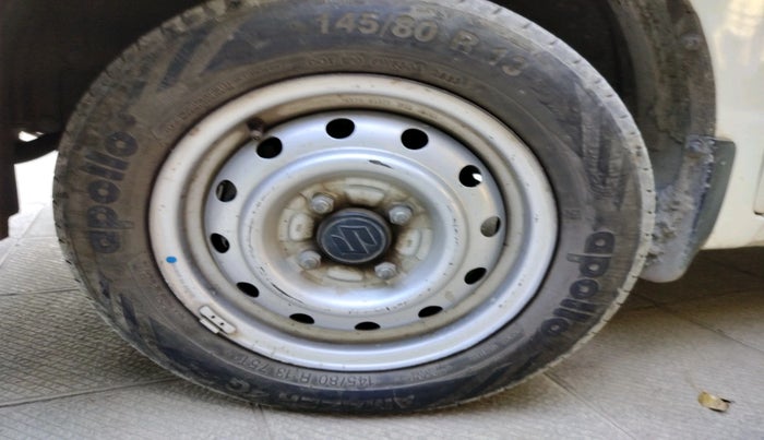 2015 Maruti Wagon R 1.0 LXI CNG, Petrol, Manual, 1,15,337 km, tyre