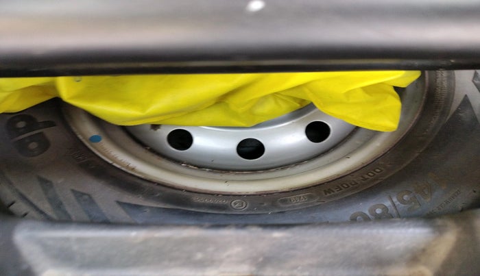 2015 Maruti Wagon R 1.0 LXI CNG, Petrol, Manual, 1,15,337 km, tyre