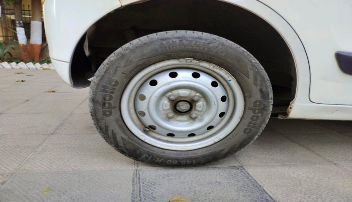 2015 Maruti Wagon R 1.0 LXI CNG, Petrol, Manual, 1,15,337 km, tyre