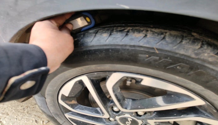 2023 KIA CARENS  PRESTIGE PLUS 1.5 TURBO PETROL DCT 7 STR, Petrol, Automatic, 31,326 km, tyre