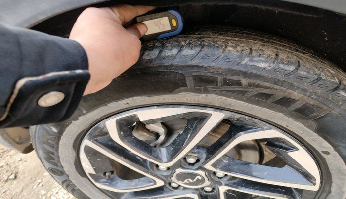 2023 KIA CARENS  PRESTIGE PLUS 1.5 TURBO PETROL DCT 7 STR, Petrol, Automatic, 31,326 km, tyre