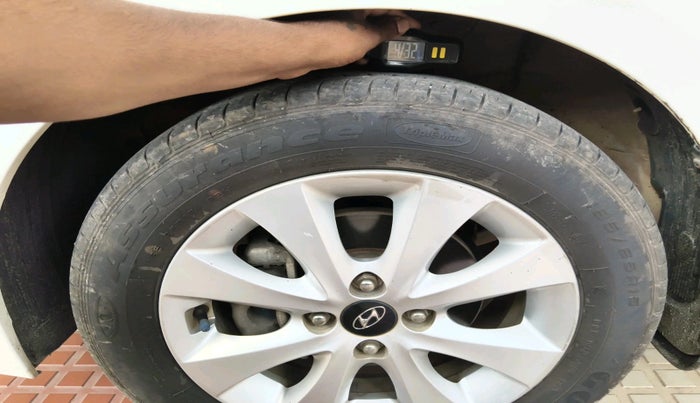 2015 Hyundai Verna FLUIDIC 4S 1.6 VTVT S, Petrol, Manual, 63,668 km, tyre