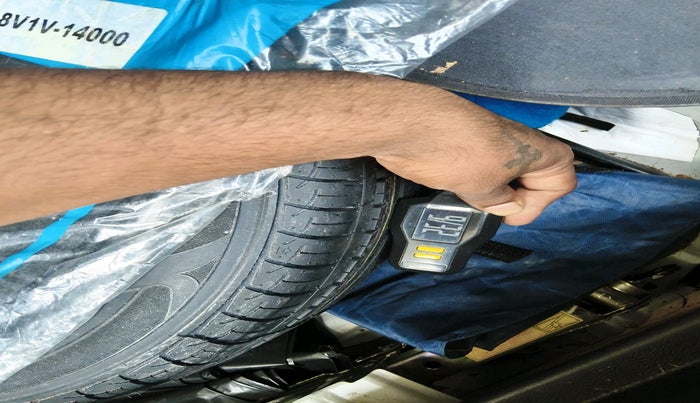 2015 Hyundai Verna FLUIDIC 4S 1.6 VTVT S, Petrol, Manual, 63,668 km, tyre