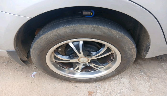 2010 Maruti Swift Dzire VDI, Diesel, Manual, 1,93,098 km, tyre