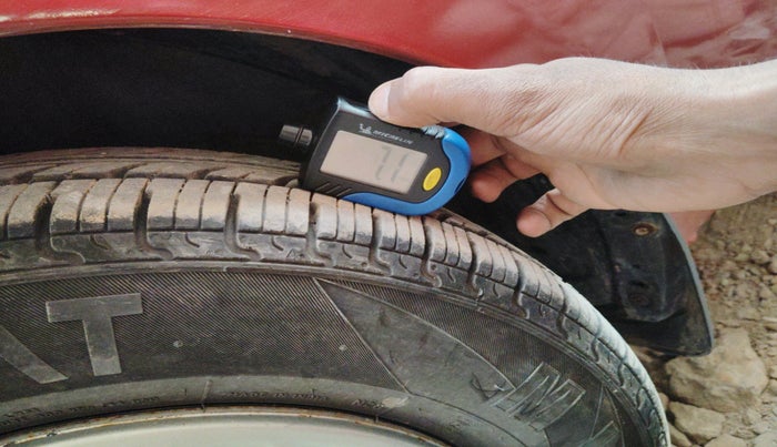 2013 Hyundai i10 MAGNA 1.1, Petrol, Manual, 99,900 km, tyre