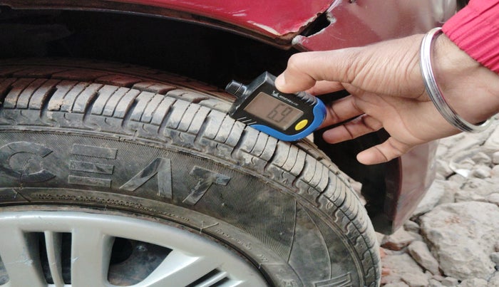 2013 Hyundai i10 MAGNA 1.1, Petrol, Manual, 99,900 km, tyre