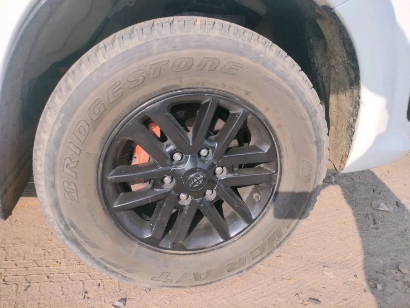 2014 Toyota Fortuner 3.0 4X2 MT, Diesel, Manual, 1,59,600 km, tyre