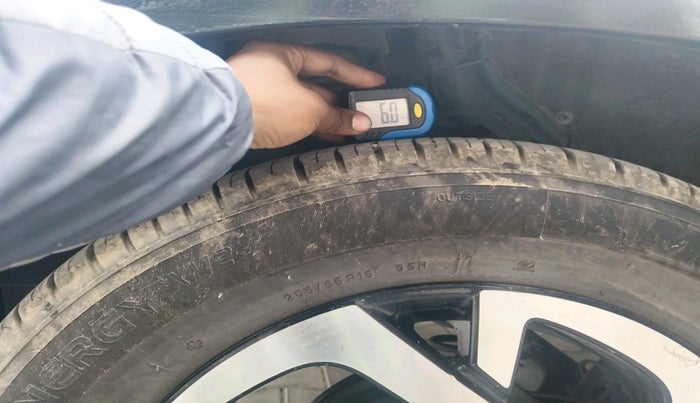 2021 Nissan MAGNITE XV PREMIUM TURBO, Petrol, Manual, 1,04,427 km, tyre